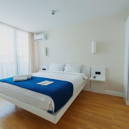 Aparthotel ~ Orbi City ~ バトゥーミ エクステリア 写真