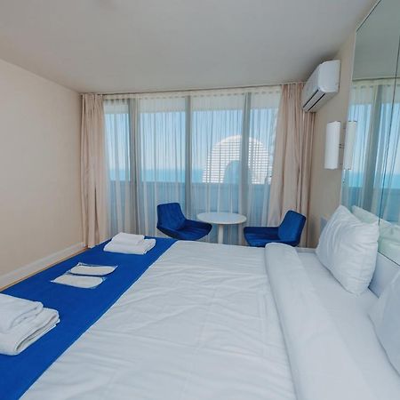 Aparthotel ~ Orbi City ~ バトゥーミ エクステリア 写真
