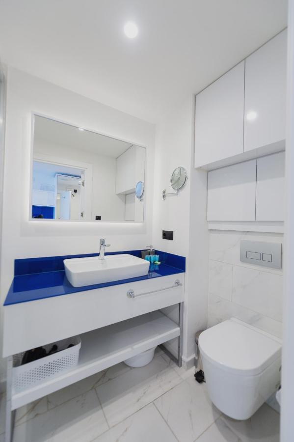 Aparthotel ~ Orbi City ~ バトゥーミ エクステリア 写真