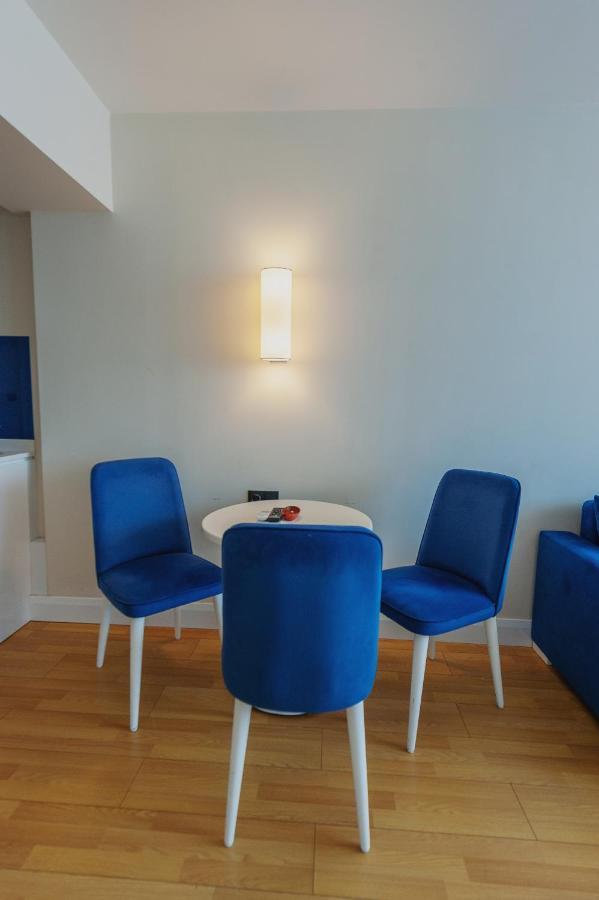 Aparthotel ~ Orbi City ~ バトゥーミ エクステリア 写真