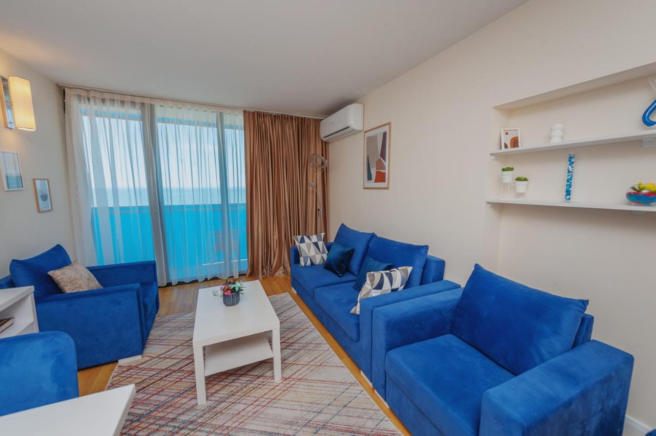 Aparthotel ~ Orbi City ~ バトゥーミ エクステリア 写真